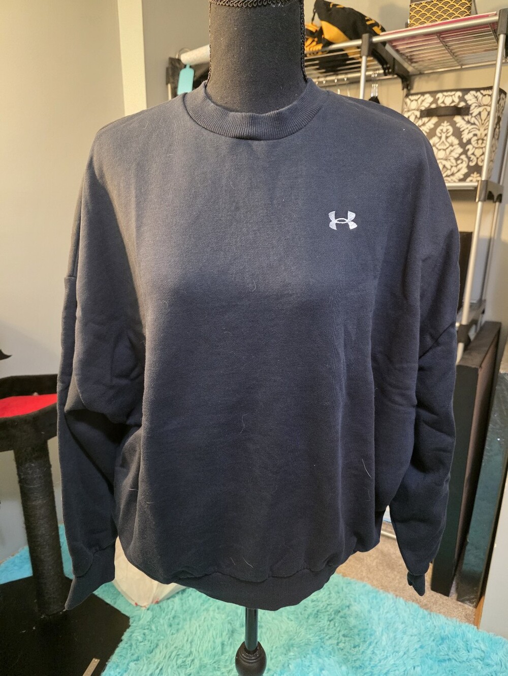 Under Armour Black Crewneck Pullover Sweatshirt